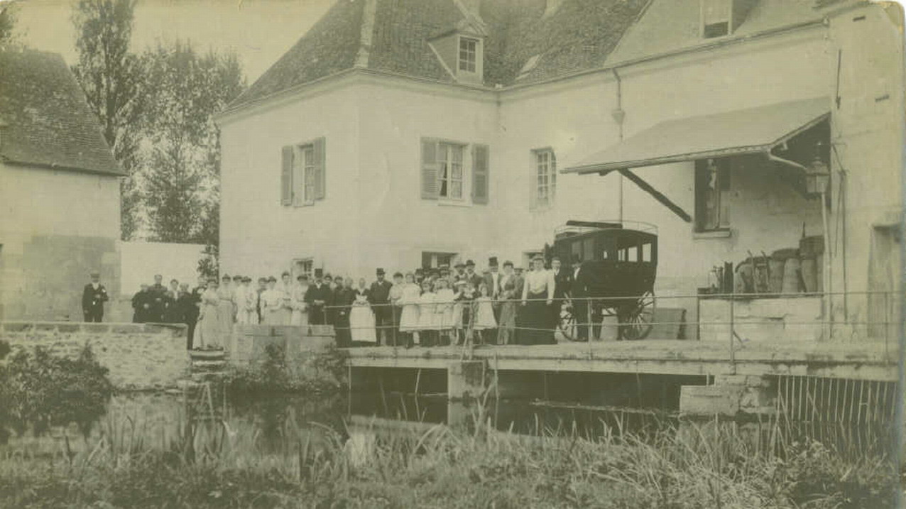 1904 ou 1907 - Moulin de l'Isle Auger - Baptême Germaine ou Jacqueline